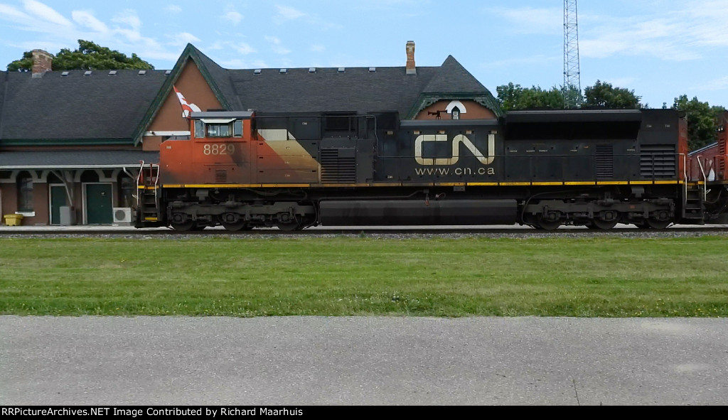 CN 8829